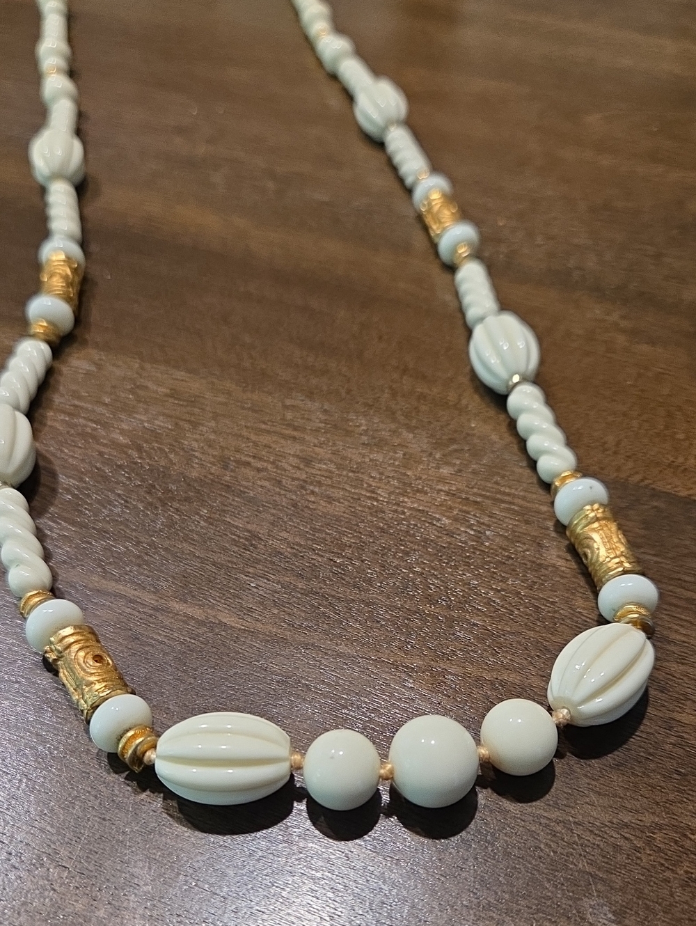 VINTAGE NECKLACE - Picture 2 of 4
